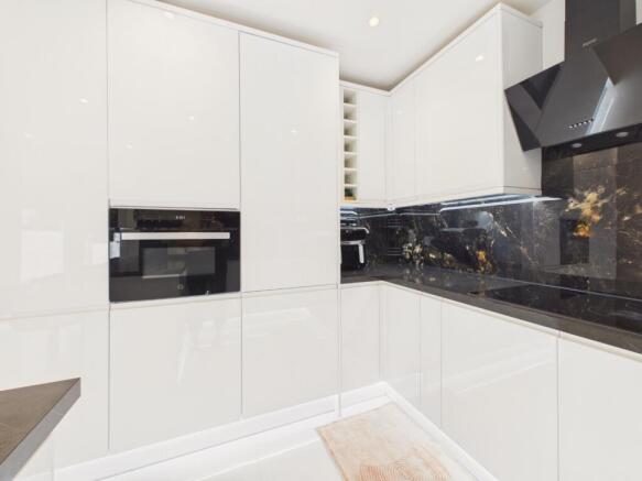 2 bed Terraced for sale Image 7