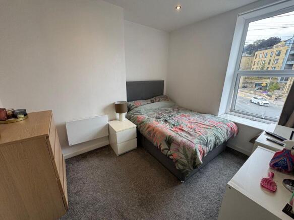 2 bed Flat to rent Image 7