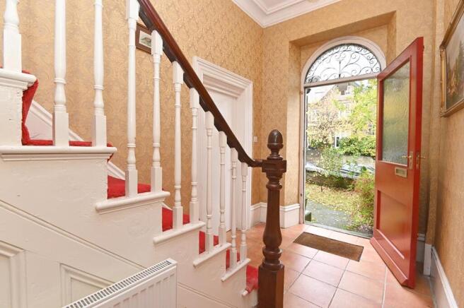 6 bed Semi-Detached for sale Image 4
