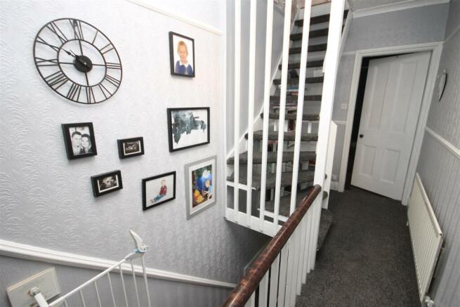 FIRST FLOOR LANDING