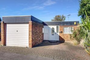 33, Gun Hill Place, Kingswood, Basildon SS16 5UX