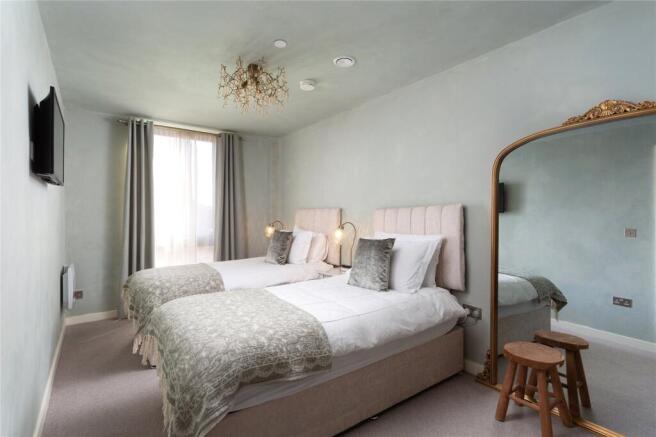 2 bed Flat for sale Image 10