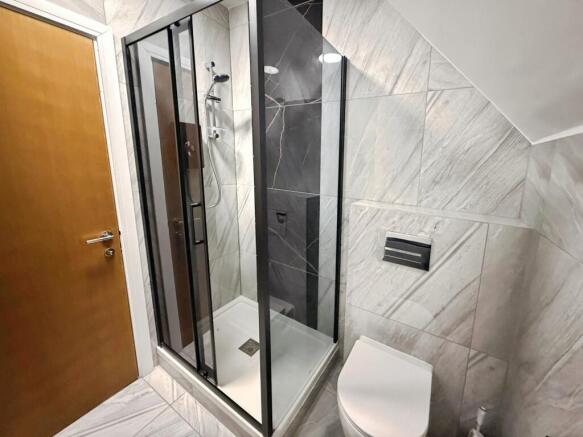 1 bed Apartment to rent Image 11