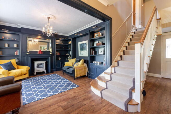 5 bed Detached for sale Image 4