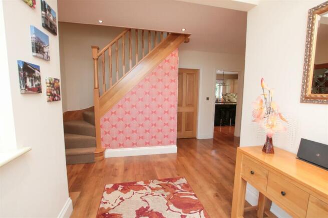 BEAUTIFUL OPEN HALL