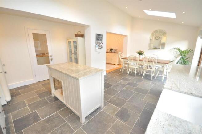 OPEN PLAN DINING KITCHEN