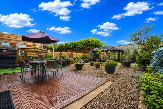 5 bed Detached for sale Image 5