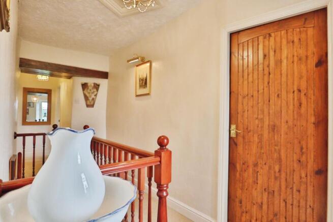 4 bed Detached for sale Image 11