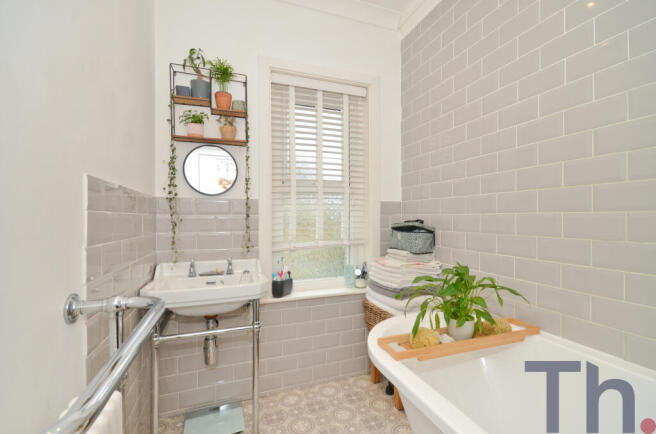 Family Bathroom.JPG