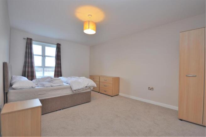 2 bed Apartment to rent Image 5