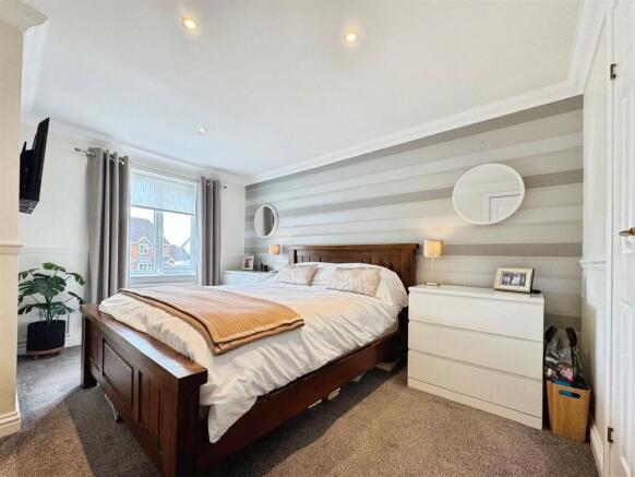 3 bed Detached for sale Image 11