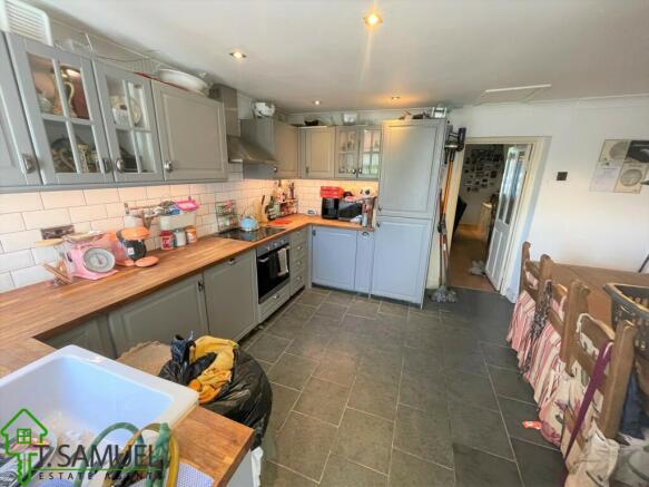 KITCHEN D