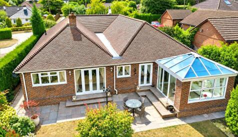 Verner Close, Headley, Hampshire, GU35
