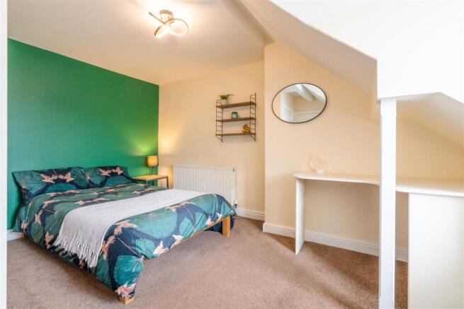 5 bed House to rent Image 6