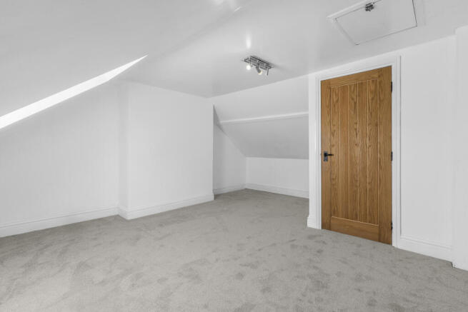 3 bed Terraced for sale Image 6