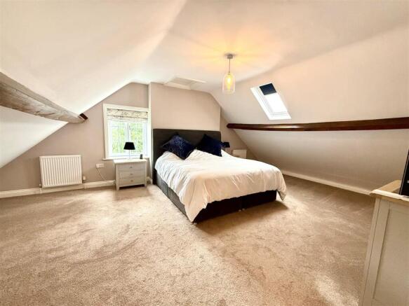 6 bed Detached to rent Image 7
