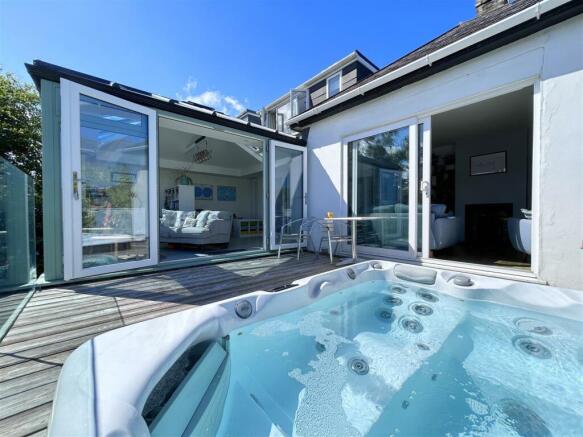 SUN DECK
