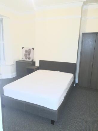 3 bed Terraced to rent Image 4