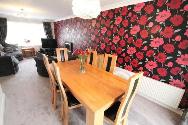 LOUNGE/DINER