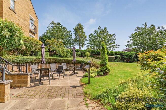 2 bed Apartment for sale Image 7
