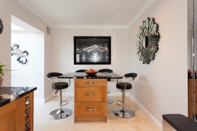 KITCHEN DINING AREA