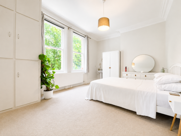 2 bed Flat for sale Image 5