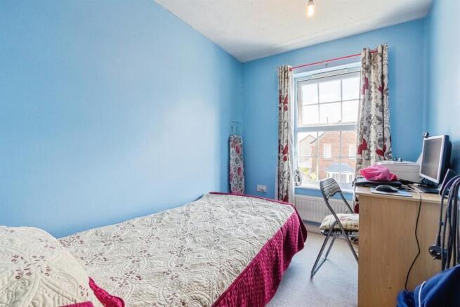 3 bed Semi-Detached for sale Image 10