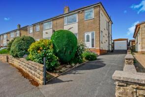 14, St Andrew's Crescent, Oakenshaw, Bradford BD12 7EL