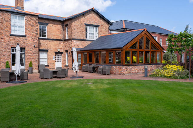 Apartment 22, Bou...