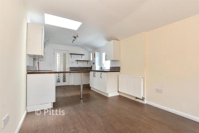 Kitchen/ Living Room