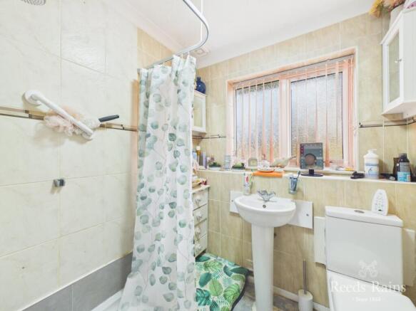 2 bed Bungalow for sale Image 5