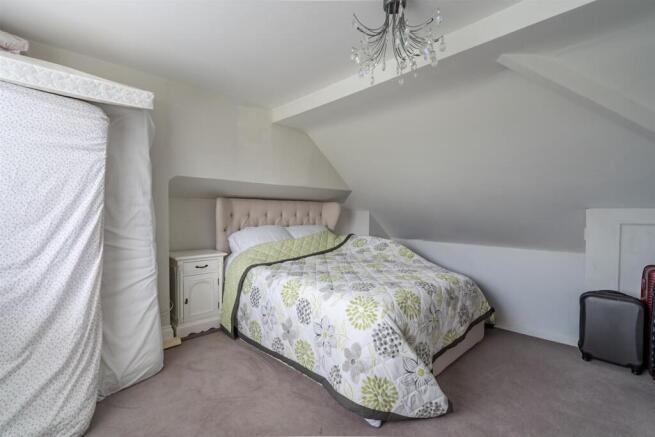 3 bed Semi-Detached for sale Image 8