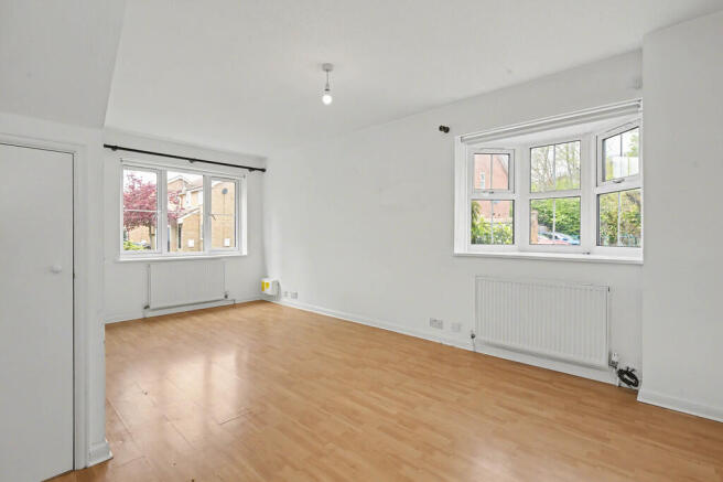 Living Area - Ang...