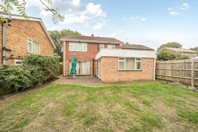 Kelvin Crescent, Harrow photo 3