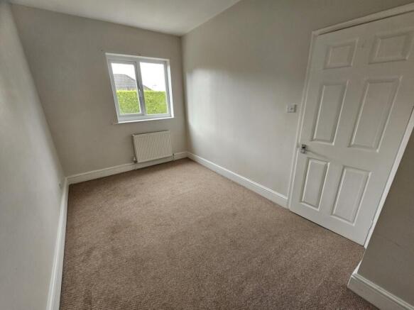 2 bed House to rent Image 5