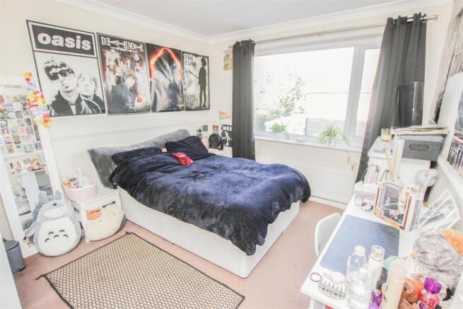 3 bed Town House for sale Image 11