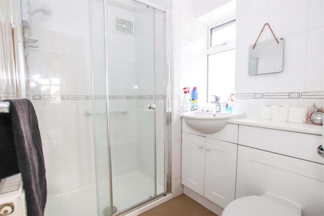 FIRST FLOOR SHOWER ROOM