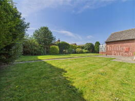 32, Rectory Close, Long Stratton NR15 2TU