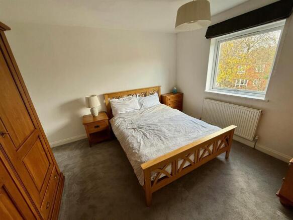 MR88 Bed1.jpg