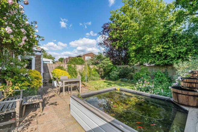 Wey Lodge Close, Liphook, Hampshire photo 4