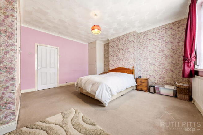 3 bed Terraced for sale Image 10