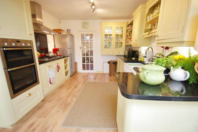 a kitchen.jpg