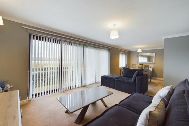 Open Plan Lounge ...