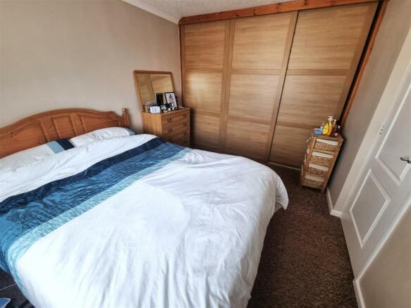 Bedroom 1 (2)