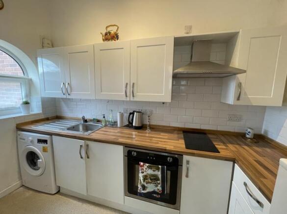 2 bed Apartment to rent Image 5