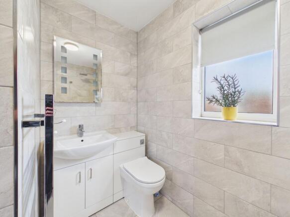 3 bed Semi-Detached for sale Image 12