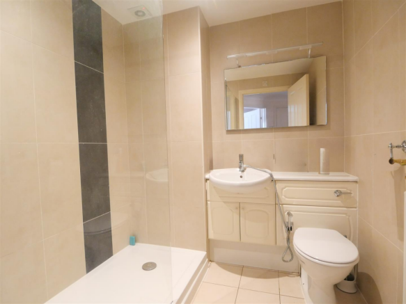 2 bed Apartment for sale Image 6