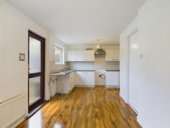 CAM01909G0-PR0281-STILL003