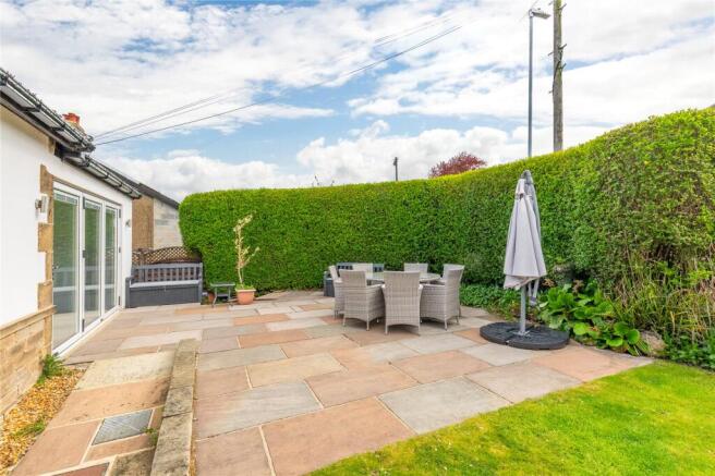 Sunny Private Patio