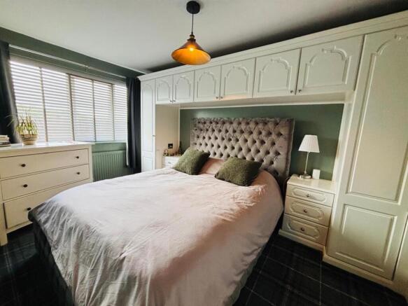 3 bed Town House for sale Image 8